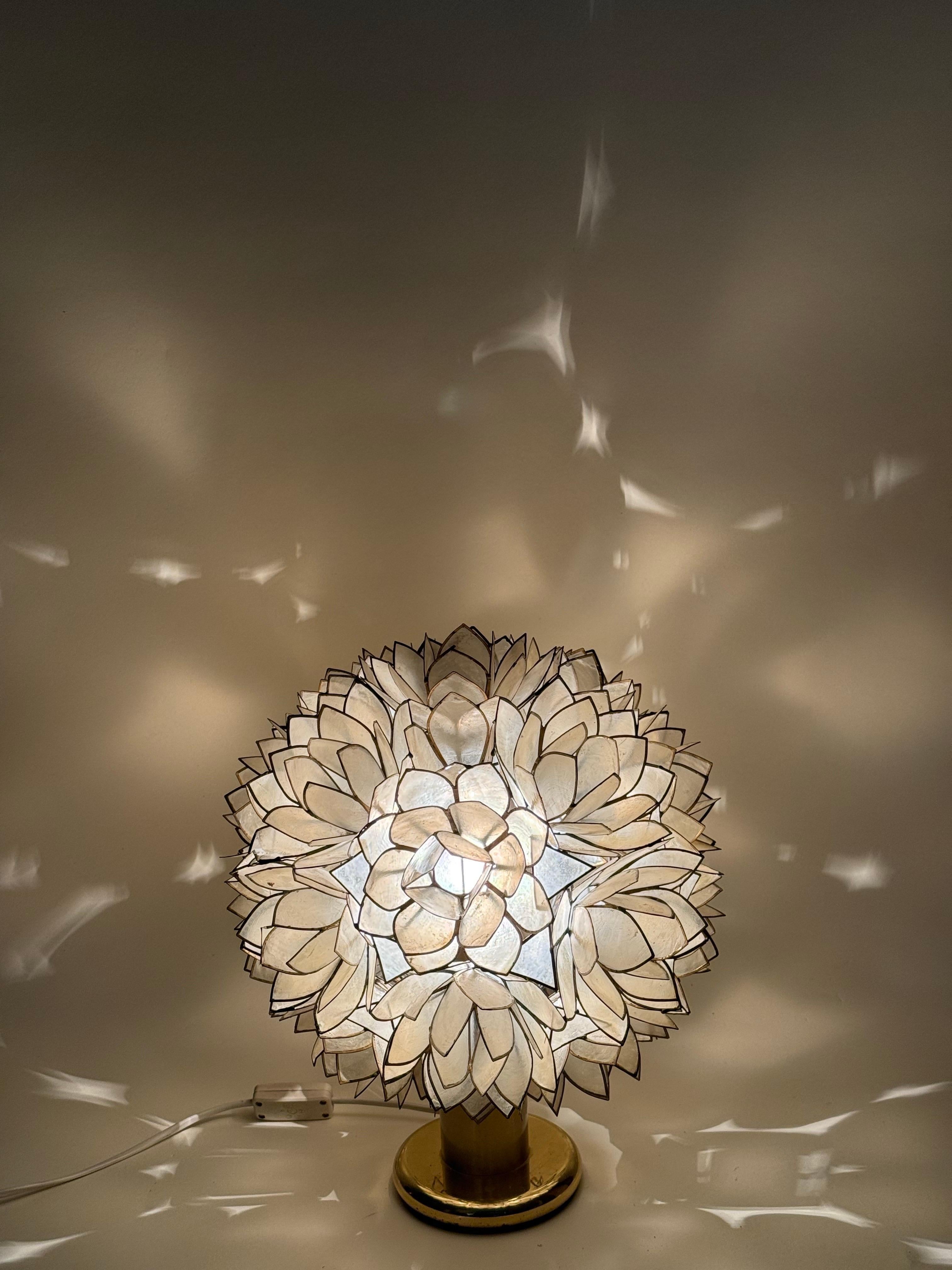 Luxury Capiz Shell Lotus Flower Table Lamp, 1960s For Sale 9