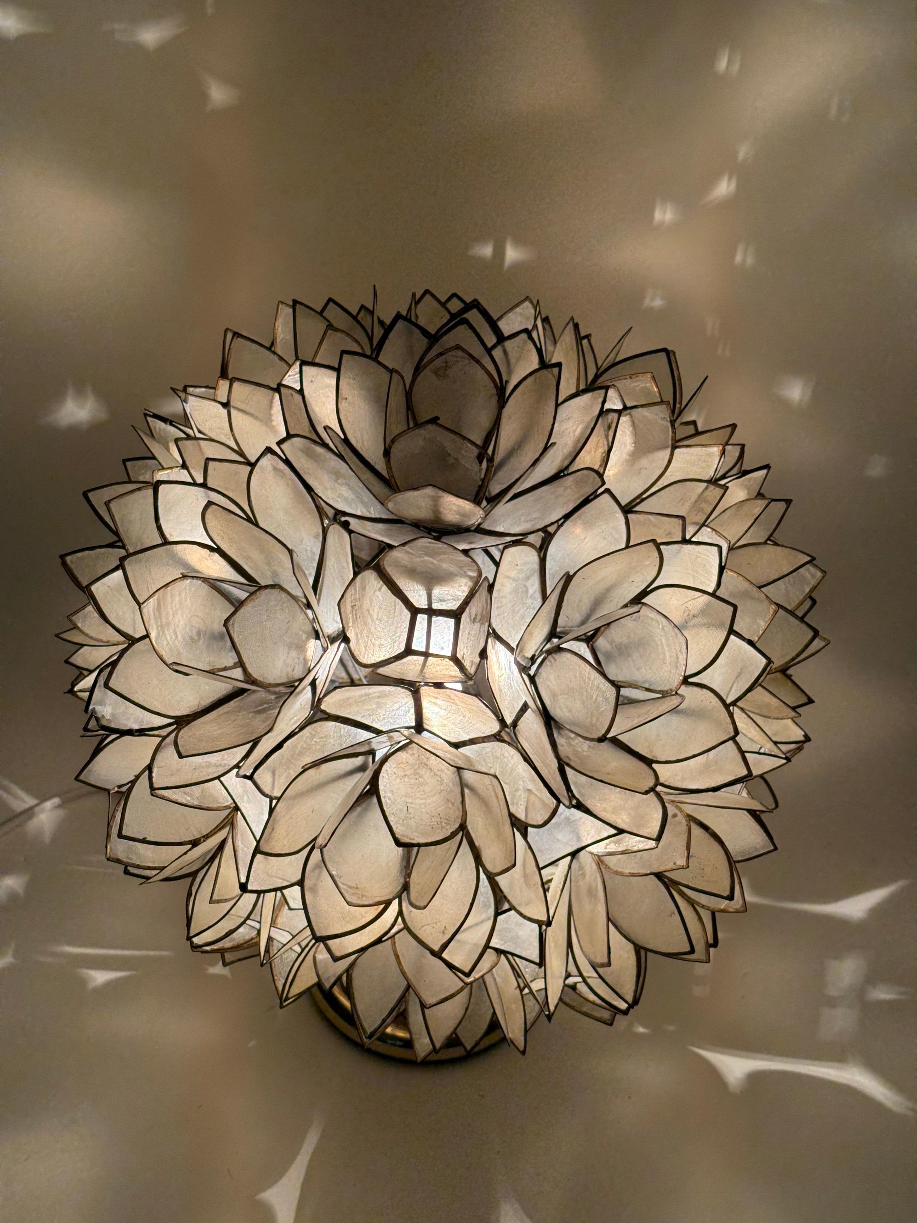 Luxury Capiz Shell Lotus Flower Table Lamp, 1960s For Sale 10