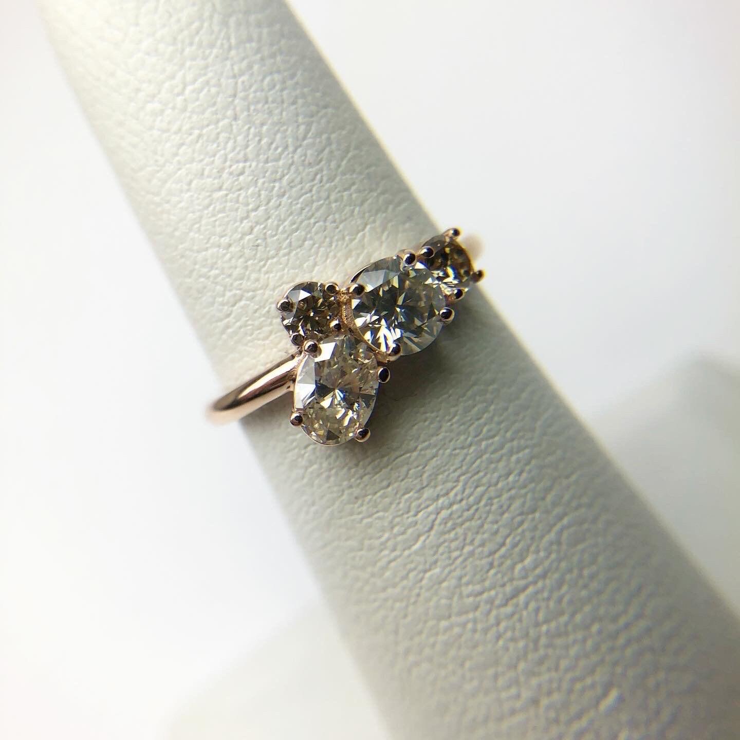 Stunning cluster ring with almost 2 carats of diamonds in 18KT rose gold! Made with oval and round diamonds VS-SI clarity and G-H colors.
Size 5, can be re-sized.


*Item will come with a beautiful packaging and certificate of authenticity from