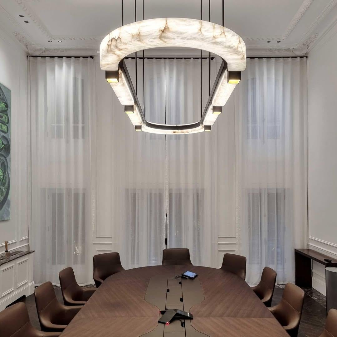 Lampadario ad anello di alabastro ovale contemporaneo di lusso di Michel Amar In condizioni Nuovo in vendita a Geneve, CH