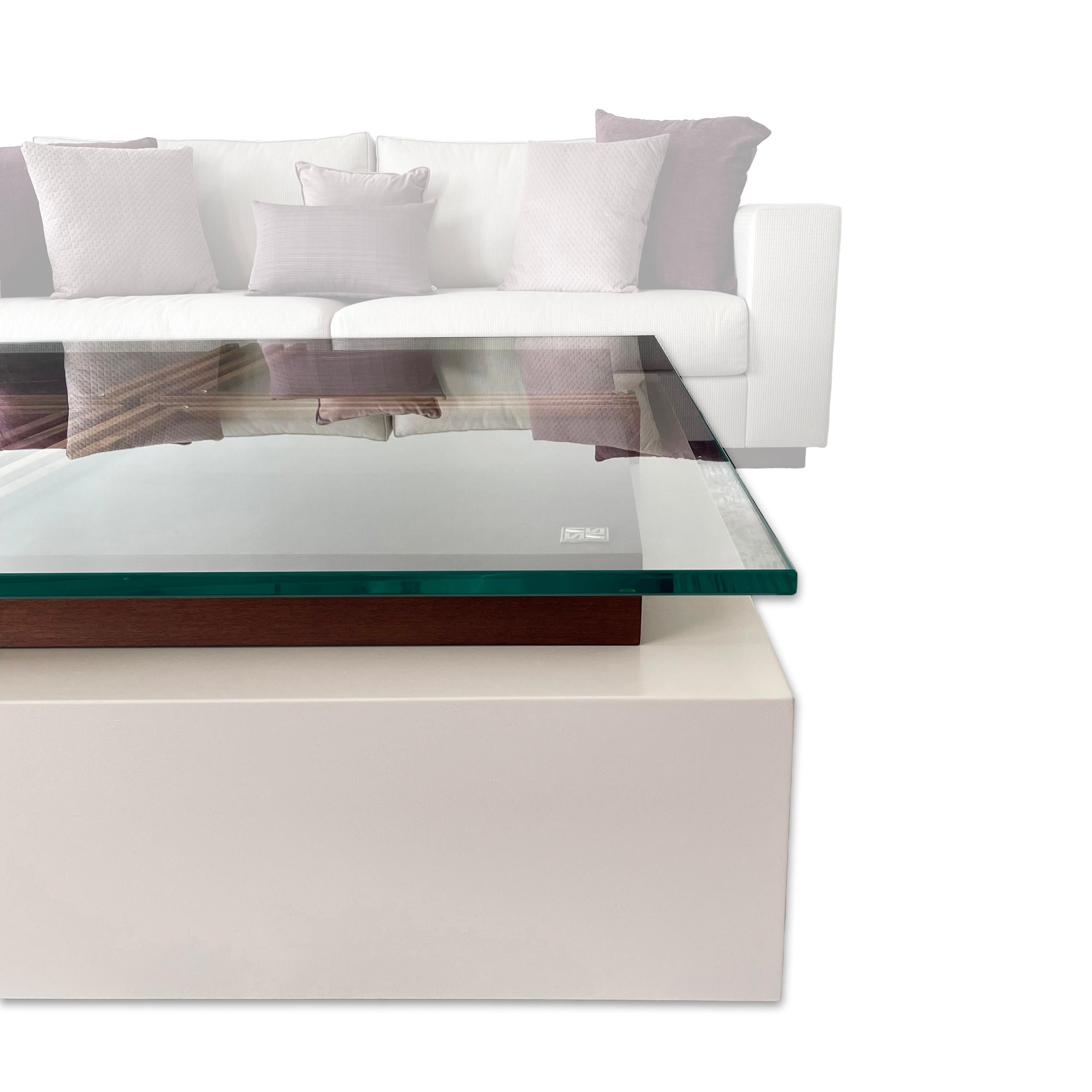 Lujosa mesa de centro contemporánea de madera con tapa de cristal Moderno en venta