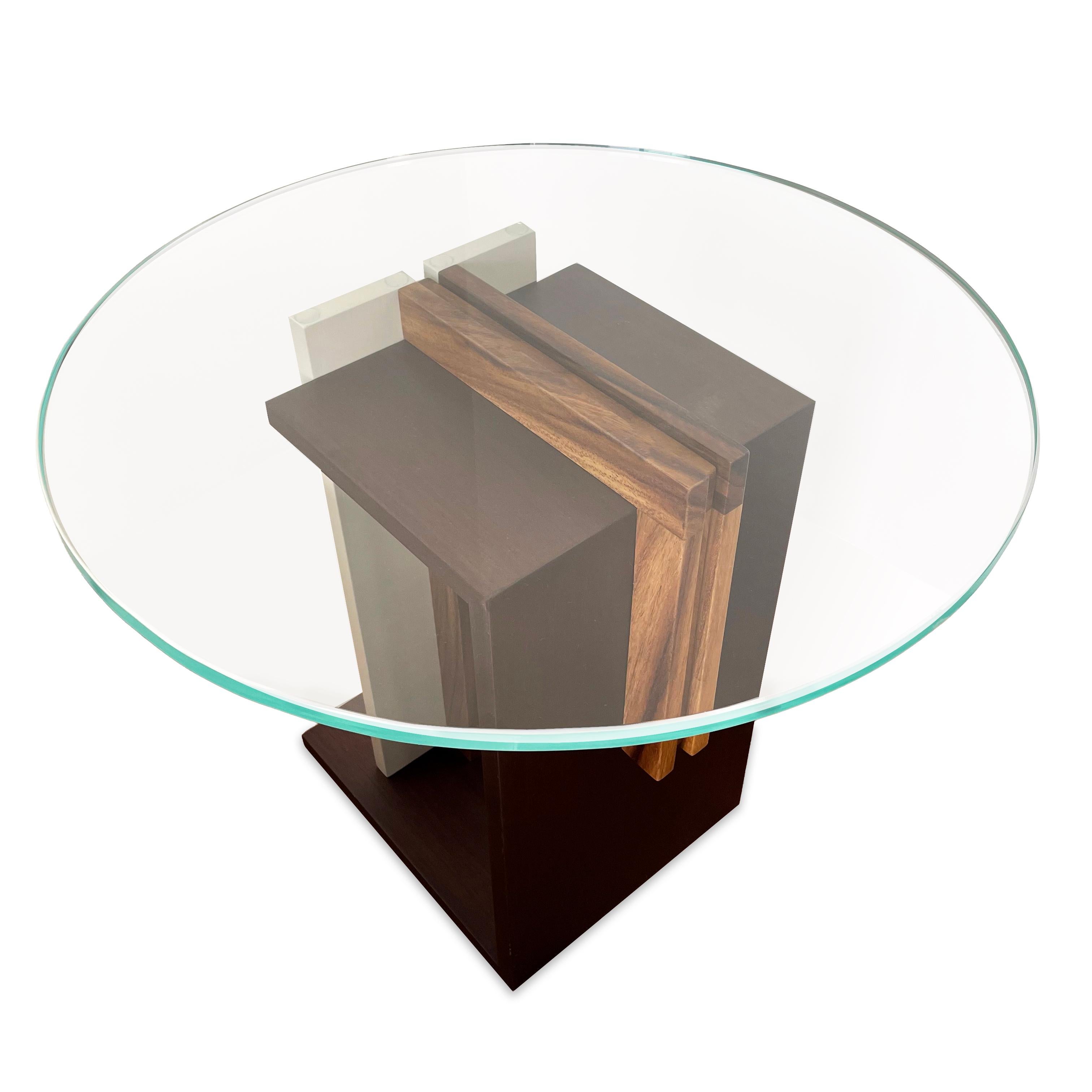 Moderne Table d'appoint contemporaine de luxe en Wood avec plateau en verre en vente