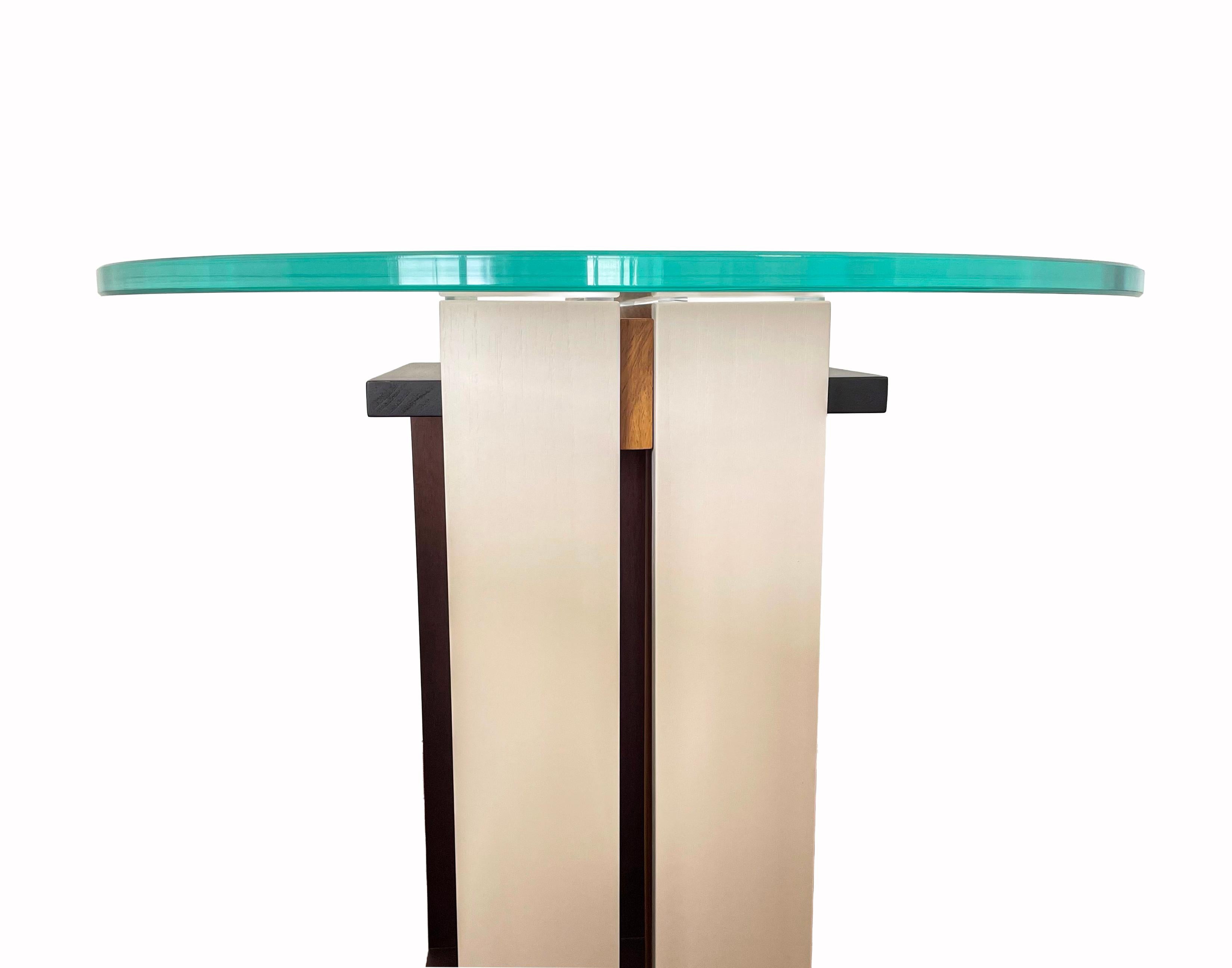 Table d'appoint contemporaine de luxe en Wood avec plateau en verre Neuf - En vente à Guatemala City, Central America