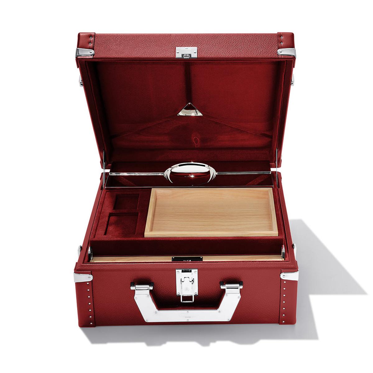 Luxury Cuban Black or Red Suitcase In New Condition For Sale In Paris, FR