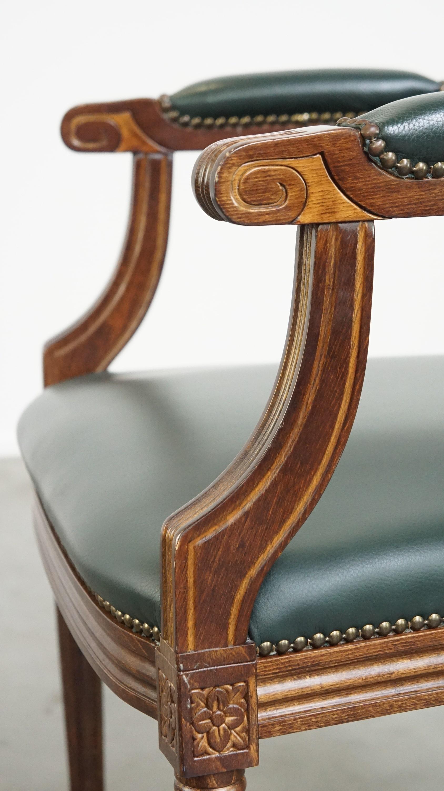 Luxury dark green cowhide leather English Gainsborough chair For Sale 3