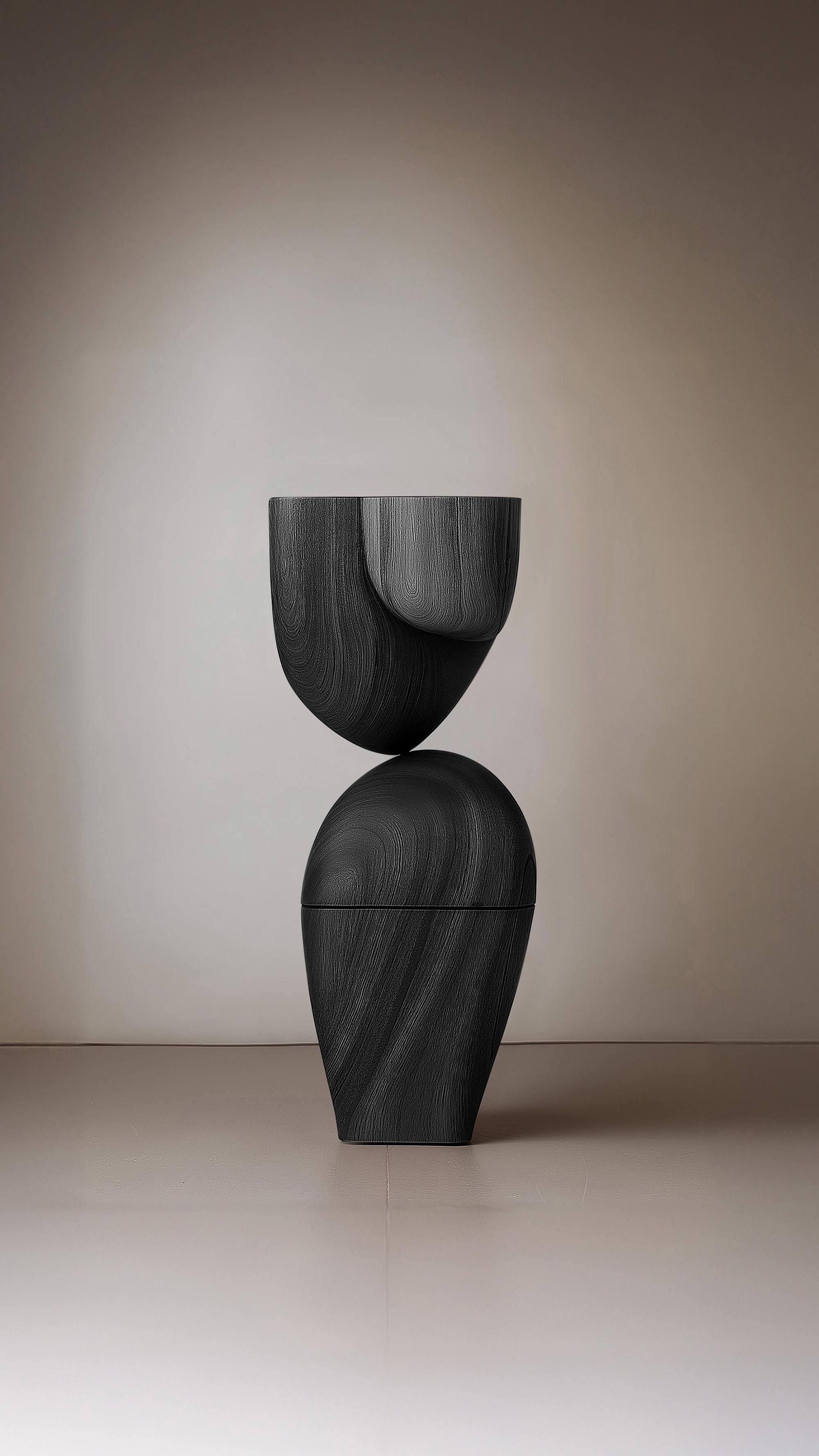 XXI secolo e contemporaneo Scultura decorativa di lusso Lull No81 - Totem di legno artigianale di NONO per interni in vendita