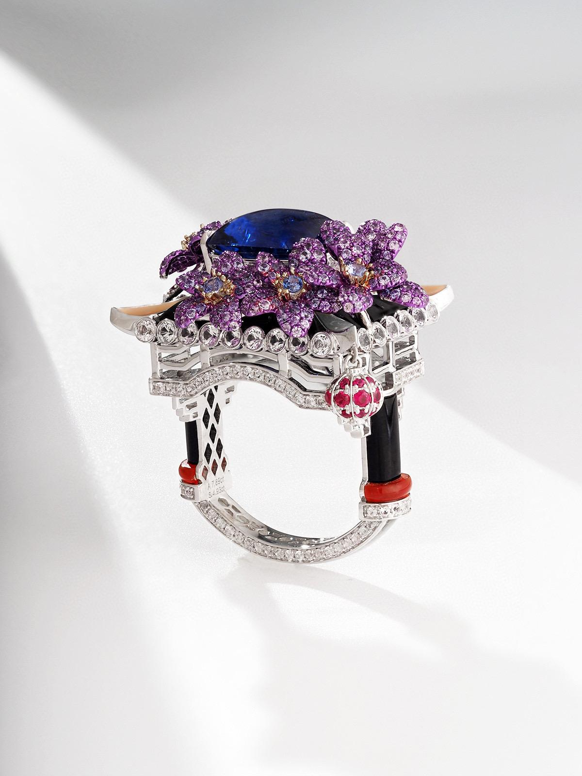 Women's Luxury design sapphire ring royal blue 18k gold 16.96 Gram For Sale