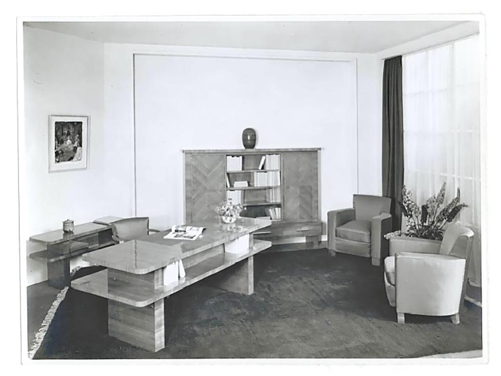Luxus-Schreibtisch aus Zebraholz von Rene Gabriel, 1946 im Angebot 1