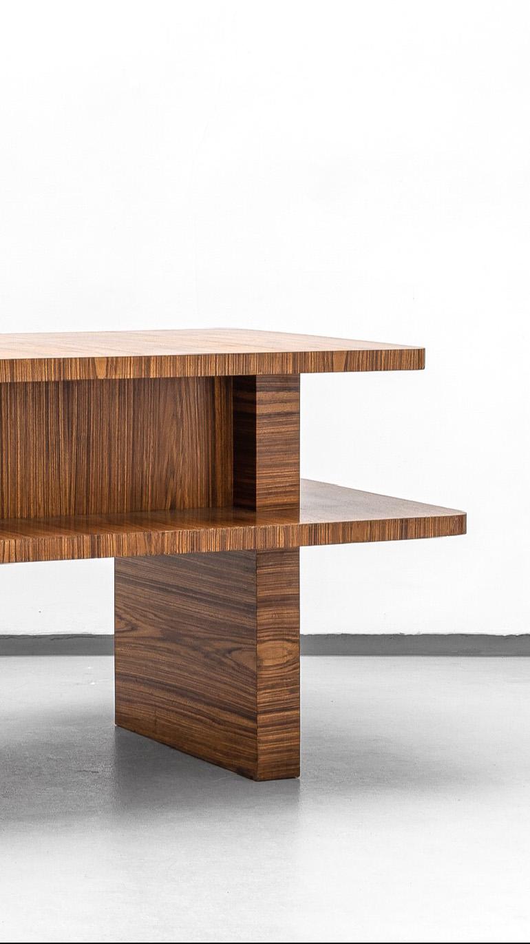 Luxury Desk in Zebra Wood by Rene Gabriel, 1946 In Excellent Condition For Sale In PARIS, FR