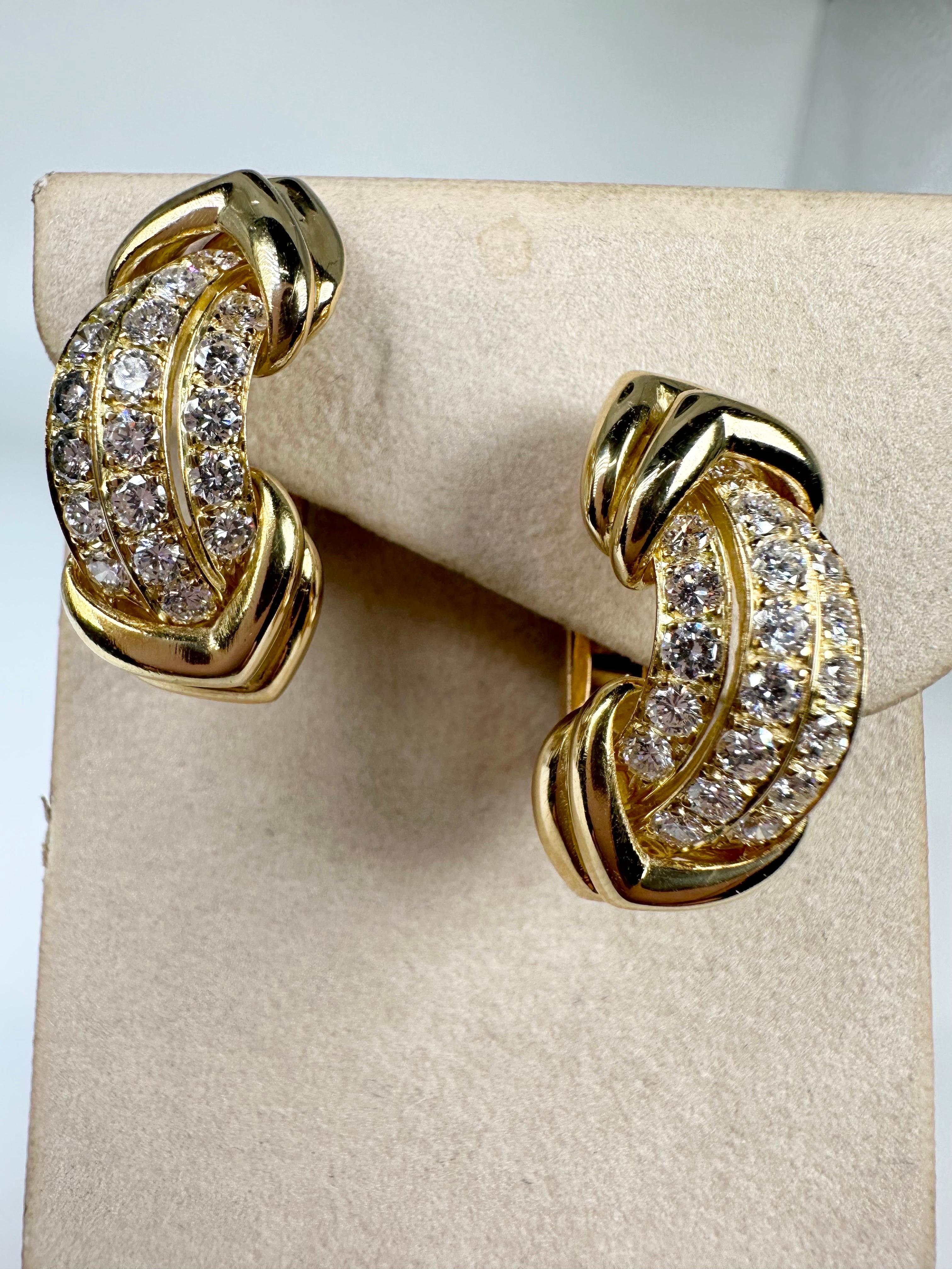 Luxury diamond earrings 18KT 1.60ct VVS clarity F color top grade diamonds For Sale 2