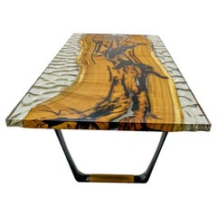 Massiver Hackberry-Holz-Esstisch – Esstisch mit naturfarbener Kante und Epoxidharztisch