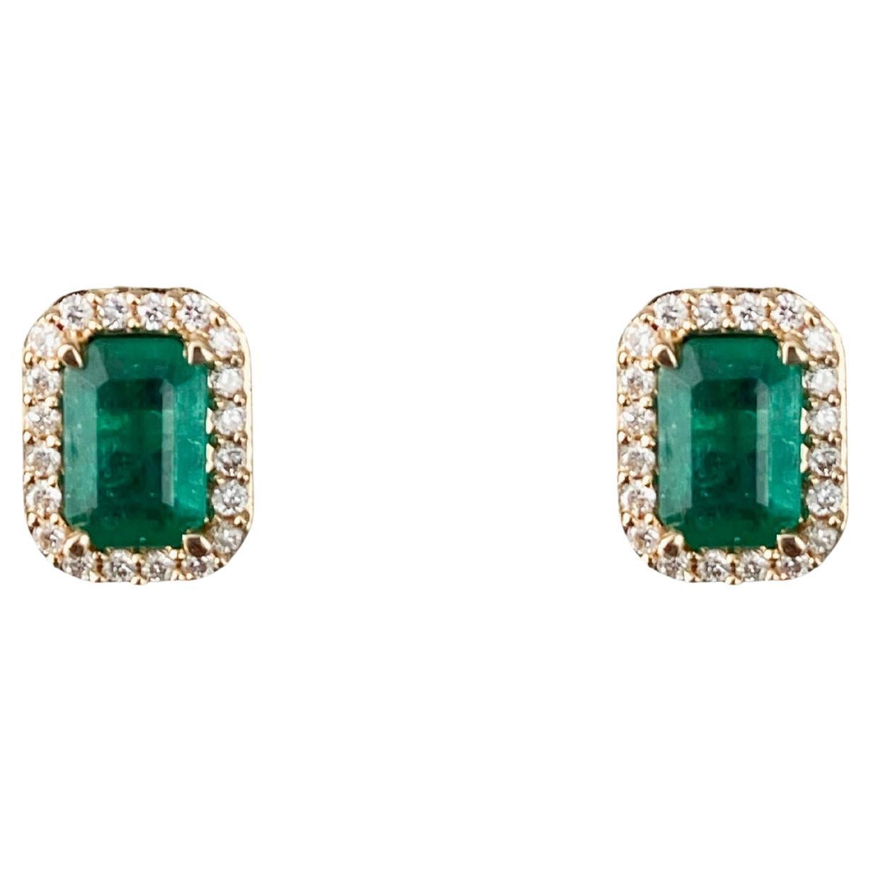 Luxury Essentials Emerald and Diamond Stud Earrings For Sale