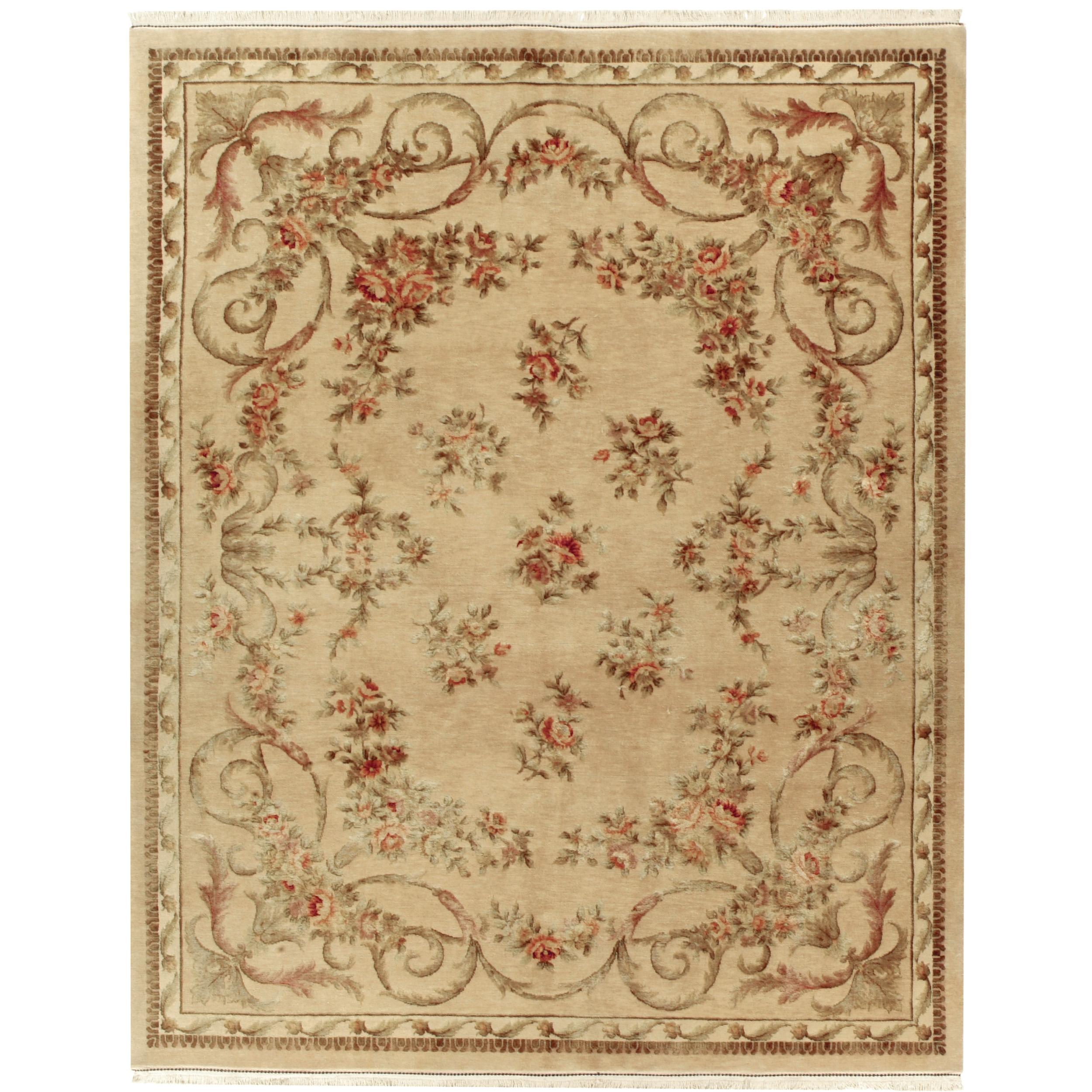 Issu du savoir-faire artisanal de la Chine, ce tapis est un exemple parfait de l'art des tapis empilés, mêlant harmonieusement le design traditionnel français et européen. La couleur de fond de ce tapis est formée par les riches fibres résilientes