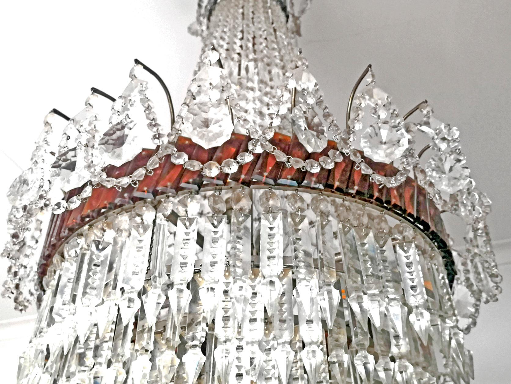 Art déco Lustre de luxe de style Empire français de style Louis XV en cristal ambré avec guirlande en cristal en vente