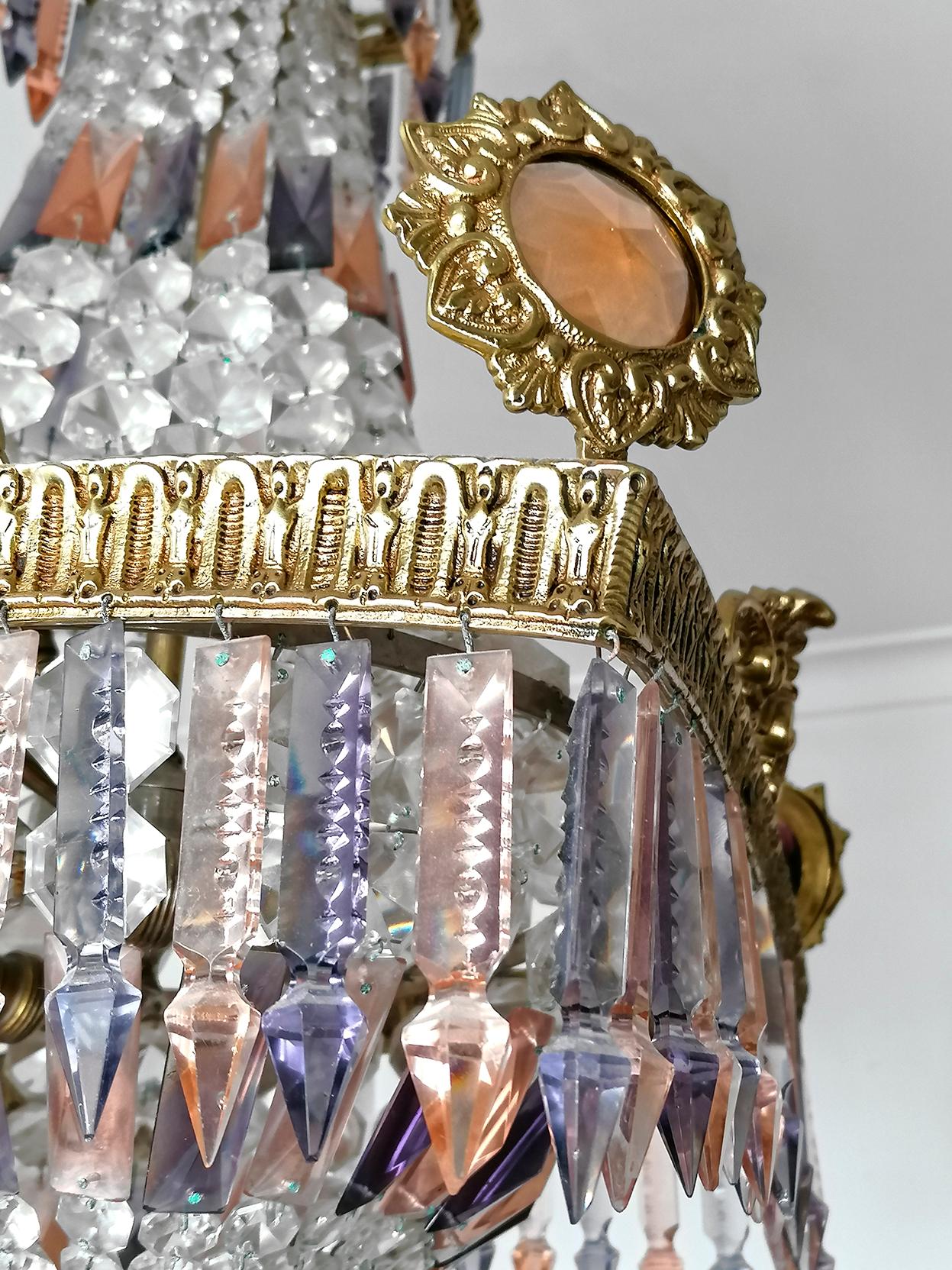20ième siècle Lustre de luxe français de style Empire Regency Louis XV en bronze doré, cristal rose et prune en vente