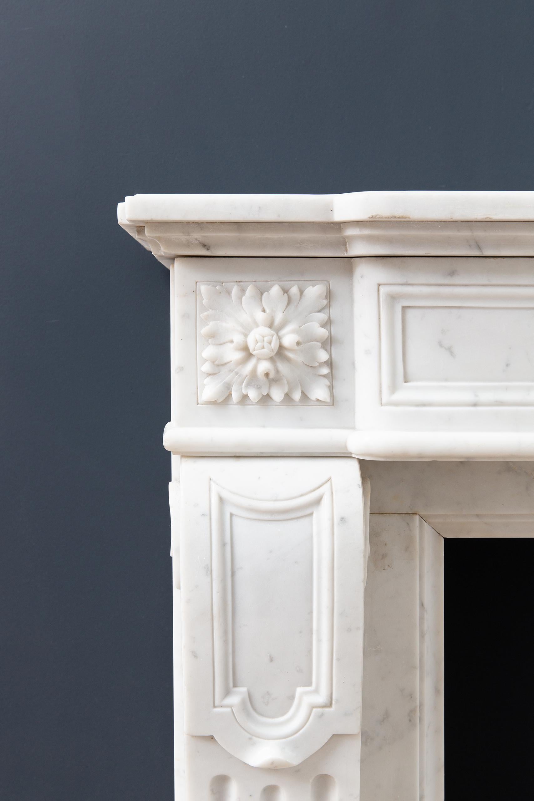 Luxury French Louis XVI Carrara Marble Antique Fireplace Surround For Sale 1