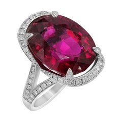 Luxury Garnet Diamond White Gold 18 Karat Ring