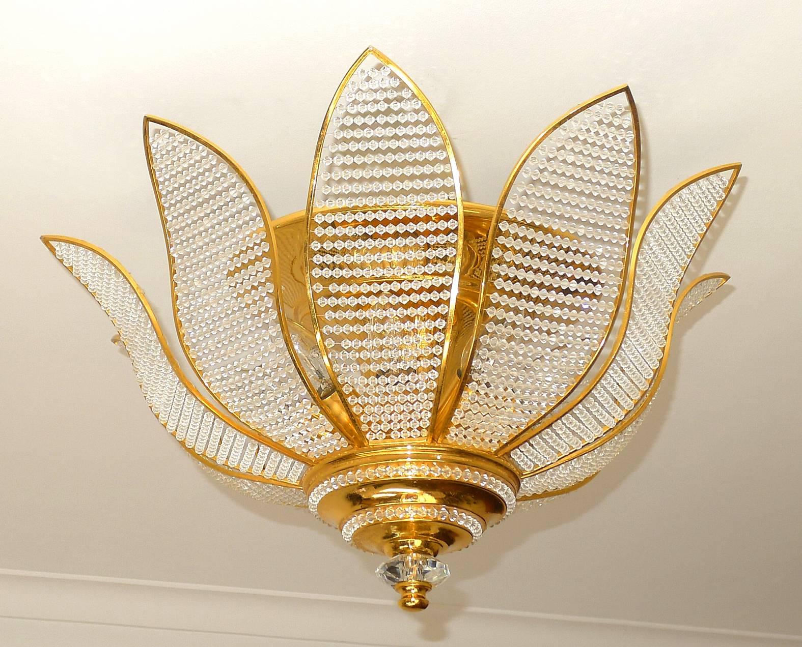 Luxury Gilt Sunburst Hollywood Regency Palmtree 10-Light Crystal Chandelier In Good Condition For Sale In Coimbra, PT