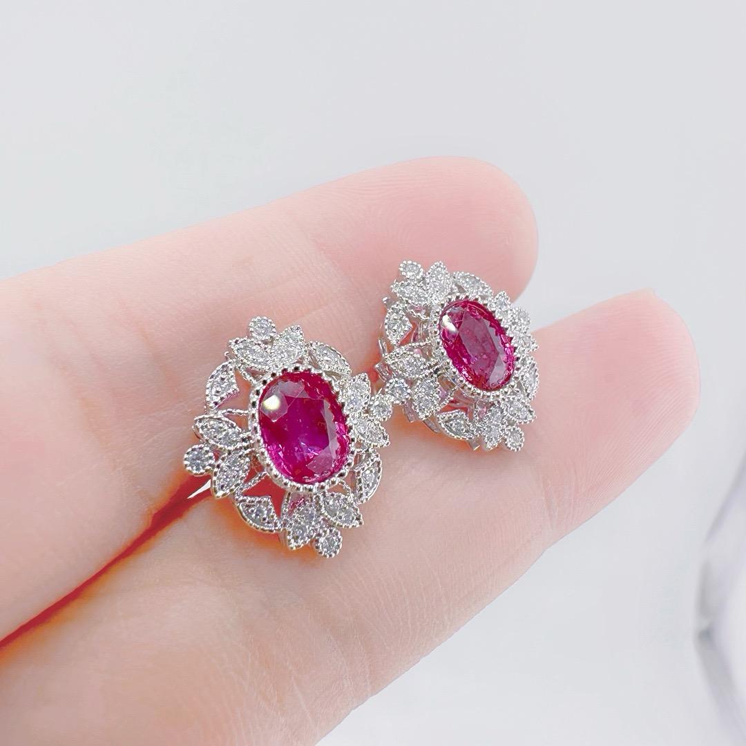 Taglio rotondo Orecchini di lusso con diamanti Padparadscha non riscaldati certificati GRC in vendita