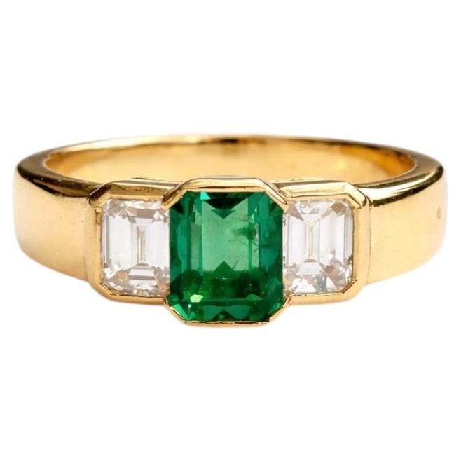 luxury green emerald ring , 0.65ct natural emerald, 0.80ct natural diamonds