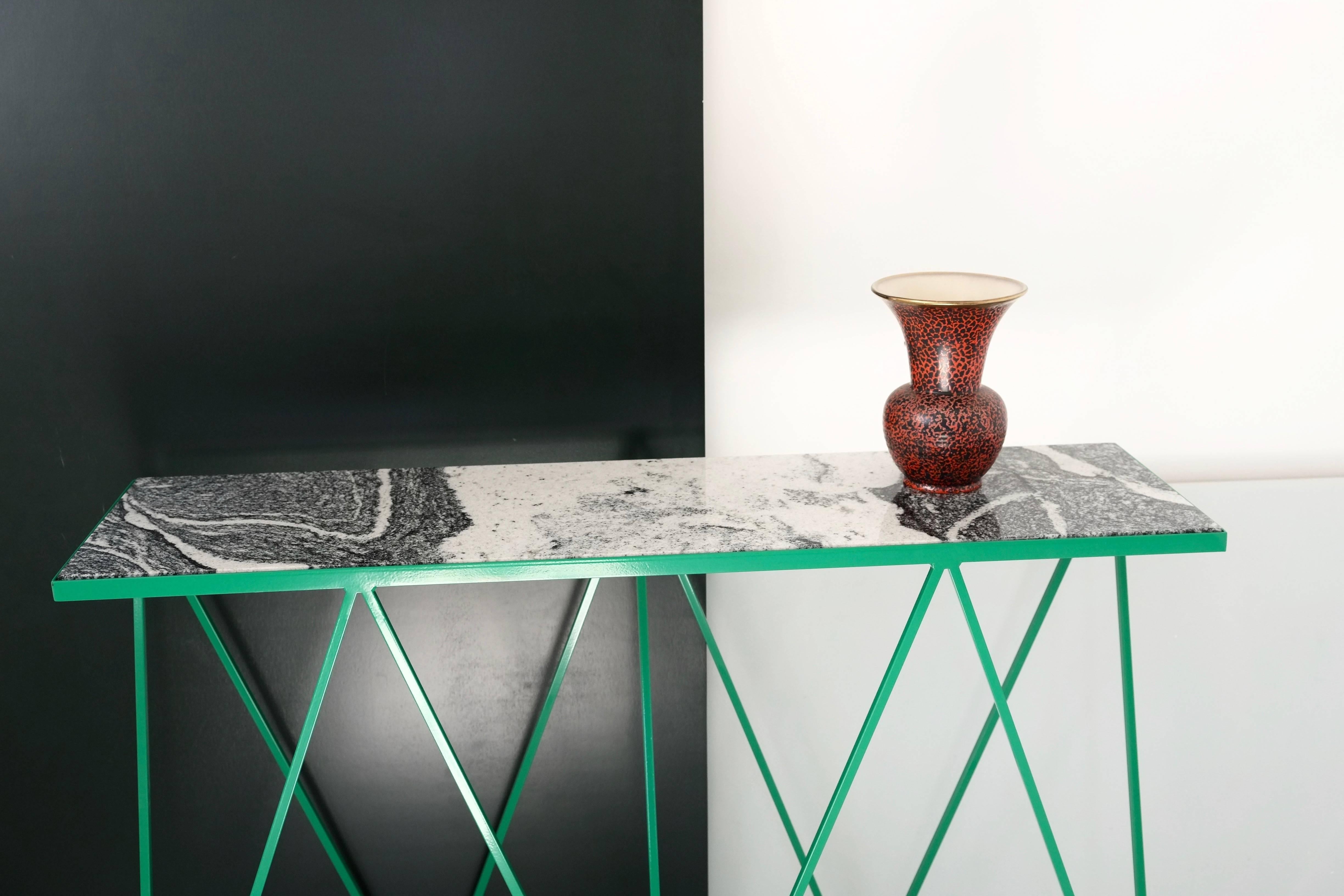 Lujosa Mesa Consola Jirafa Verde con Tapa de Granito - Personalizable Pulido en venta