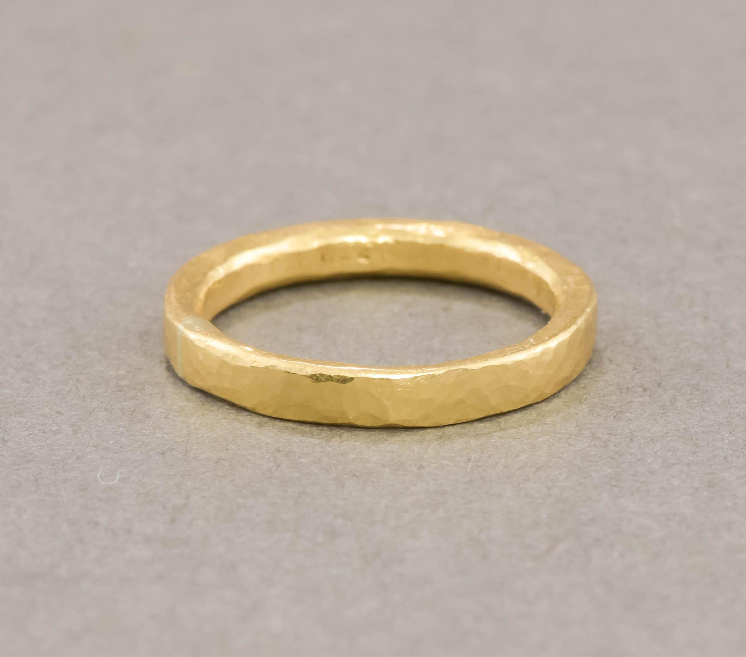 Luxus Hand Hammered 22K Gold Hochzeit Band oder Stacking Ring im Angebot 6
