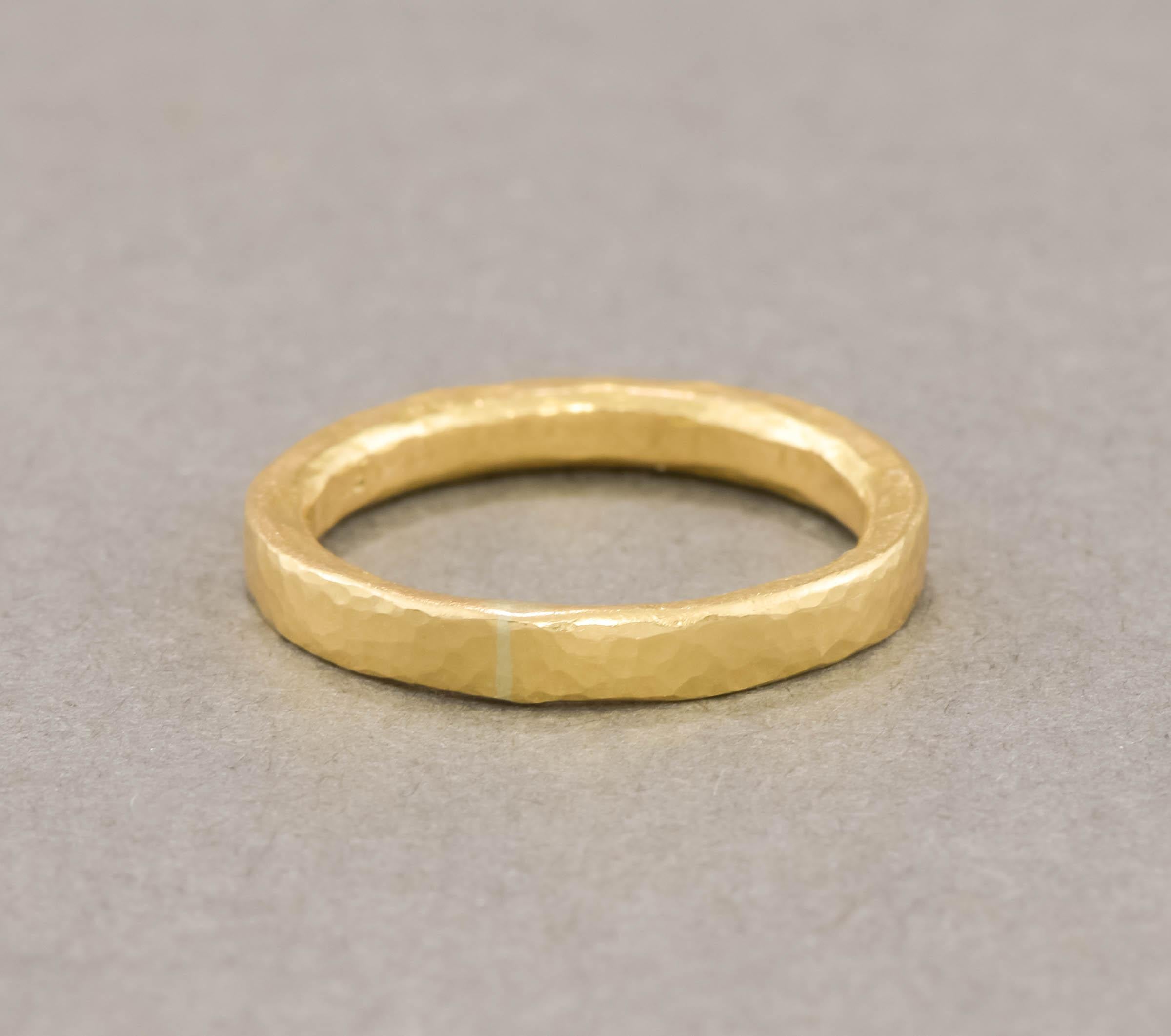 Luxus Hand Hammered 22K Gold Hochzeit Band oder Stacking Ring im Angebot 7
