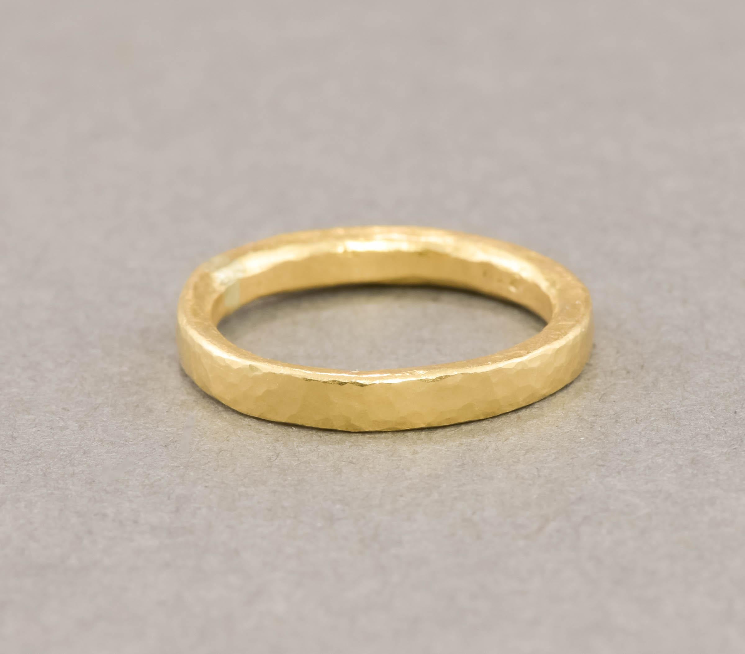 Luxus Hand Hammered 22K Gold Hochzeit Band oder Stacking Ring im Angebot 5