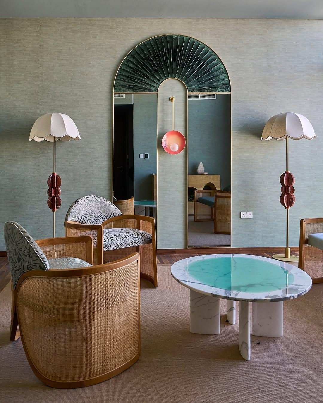 Minerali da tavolo bassi di lusso realizzati a mano in marmo naturale Greene & Greene Resin, Carla Baz in vendita 4