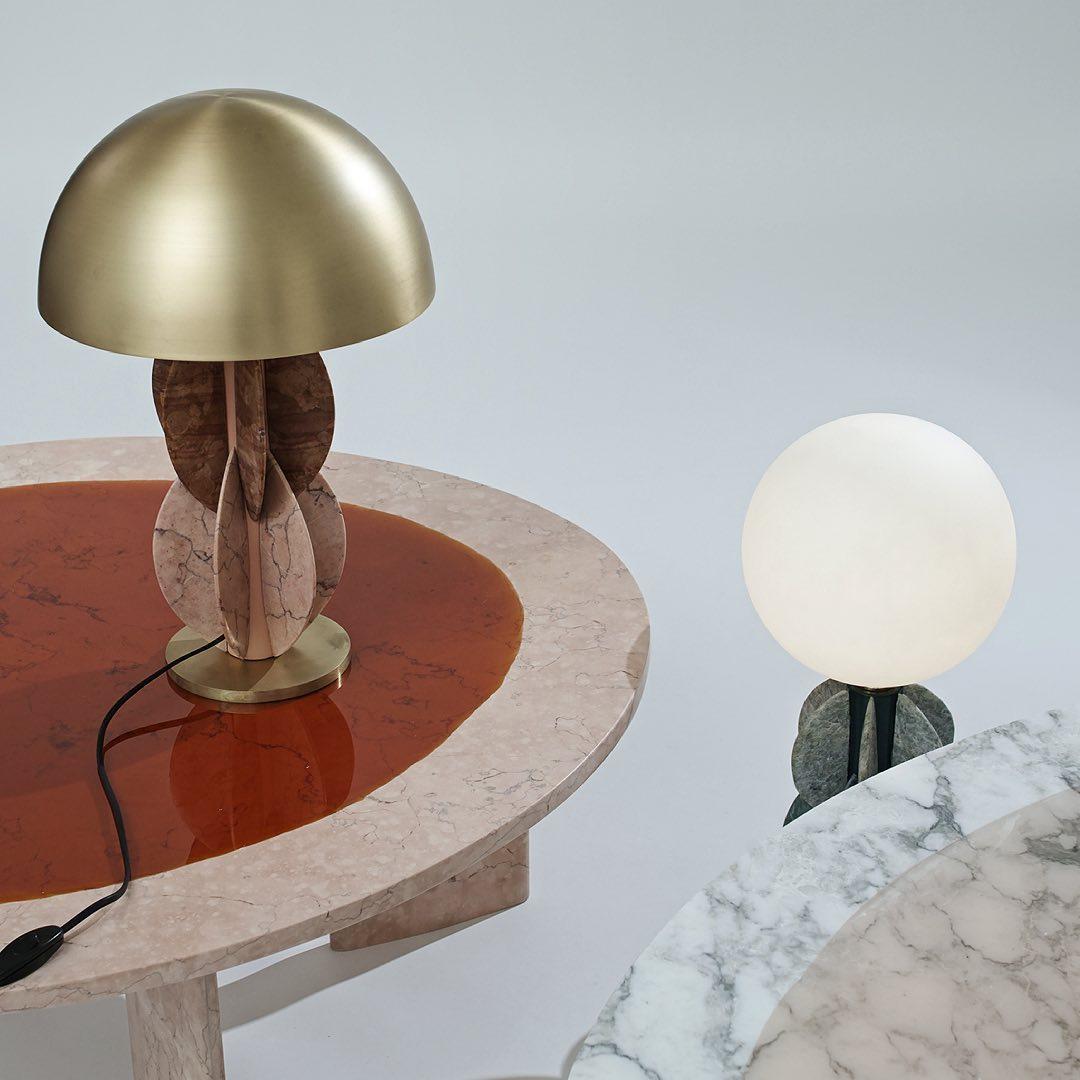 XXI secolo e contemporaneo Minerali da tavolo bassi di lusso realizzati a mano in marmo naturale Greene & Greene Resin, Carla Baz in vendita