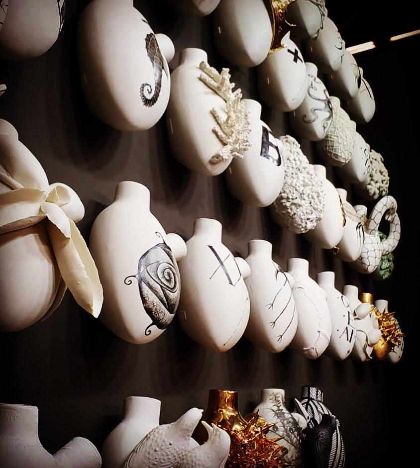 XXIe siècle et contemporain Vase de luxe n°48 « Home » en porcelaine biscuit. Fabriqué et peint à la main en Italie.  en vente