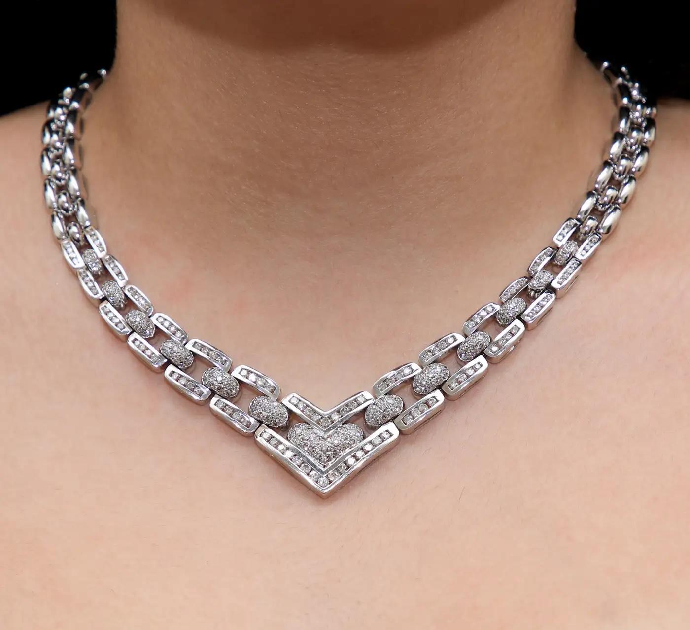 Collar de lujo con diamantes pesados de noche, corazón, eslabón de pantera hinchada 8.00ct Corte redondo en venta
