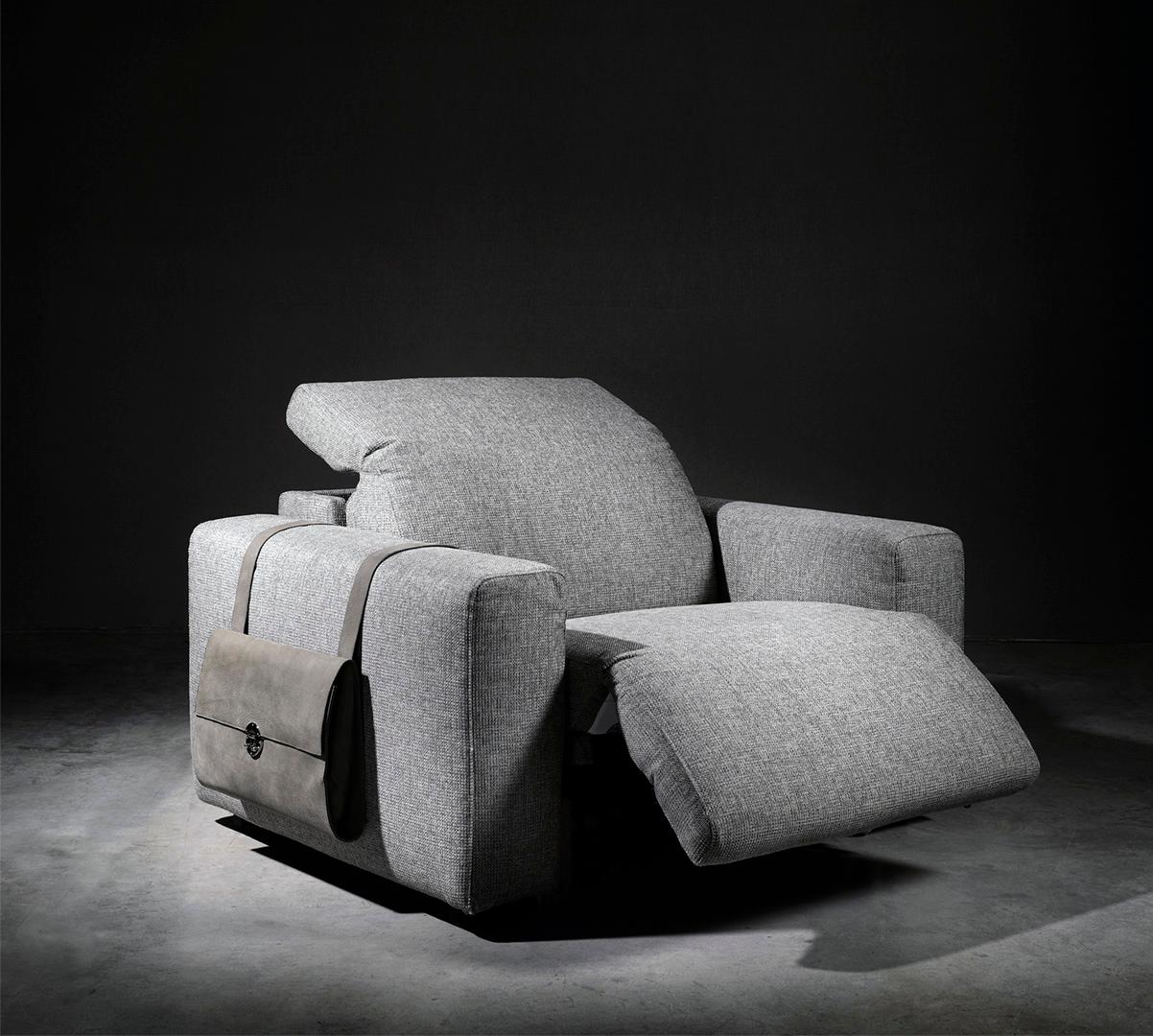 Modern Luxury Home Cinema Electric Reclining Armchair For Maximum Comfort For Sale