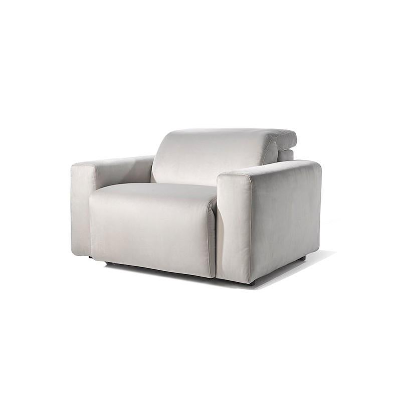 Luxury Home Cinema Electric Reclining Armchair For Maximum Comfort In New Condition For Sale In NEW YORK, NY