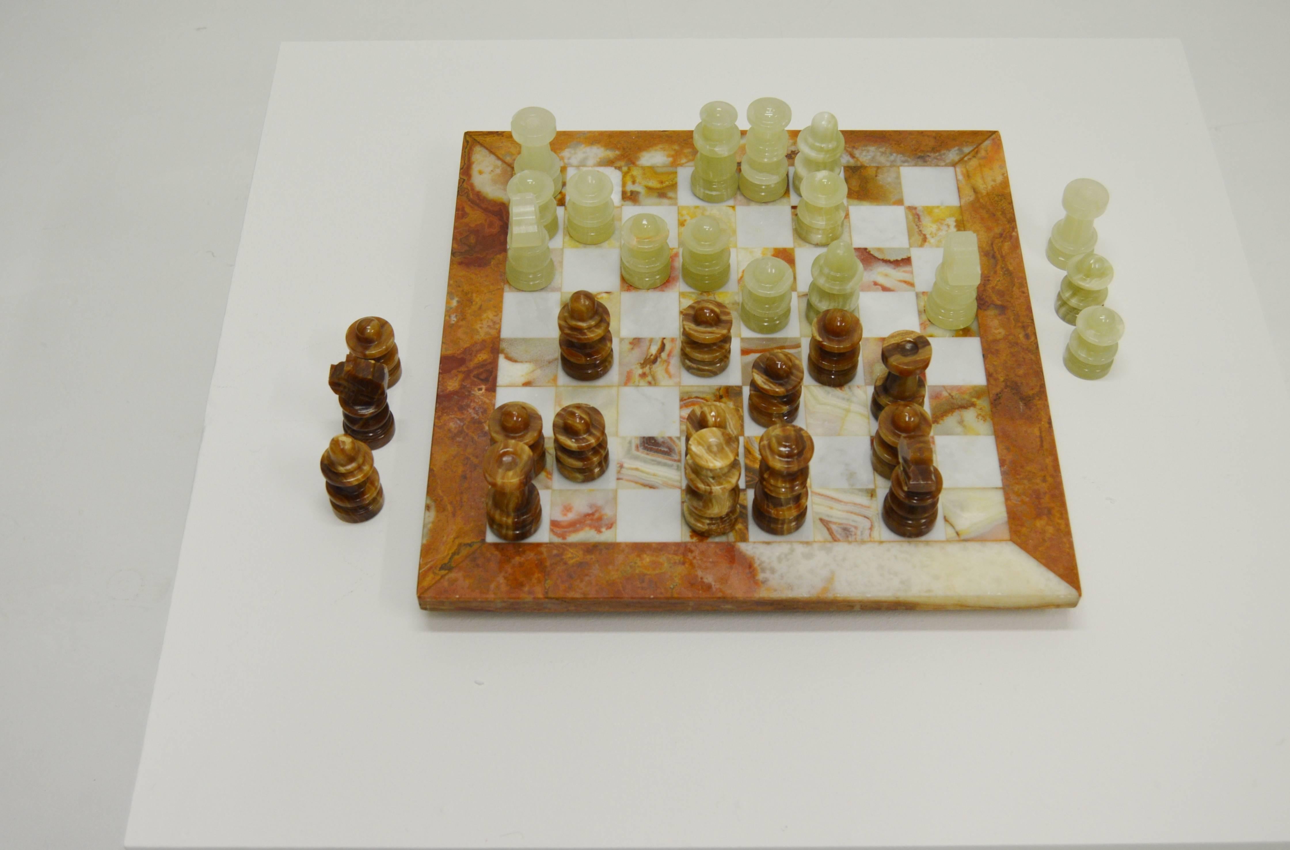 Luxury Italian Alabaster and Marble Chess, circa 1970 In Good Condition For Sale In Alvesta, SE