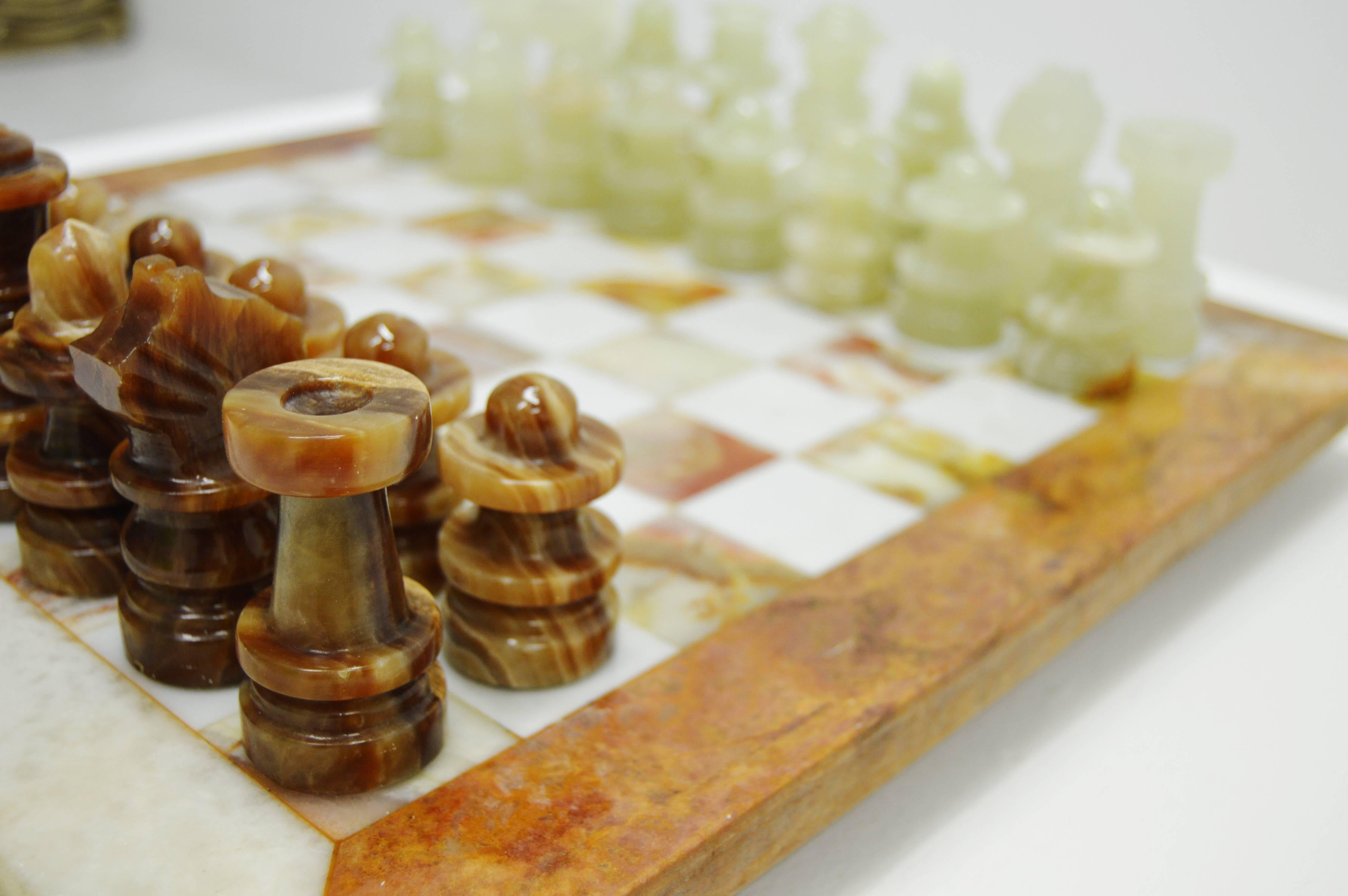 Luxury Italian Alabaster and Marble Chess, circa 1970 For Sale 2