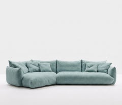 Divano contemporaneo italiano di lusso in tessuto Mogg Alba di Studio Nove.3, 405 cm - V36
