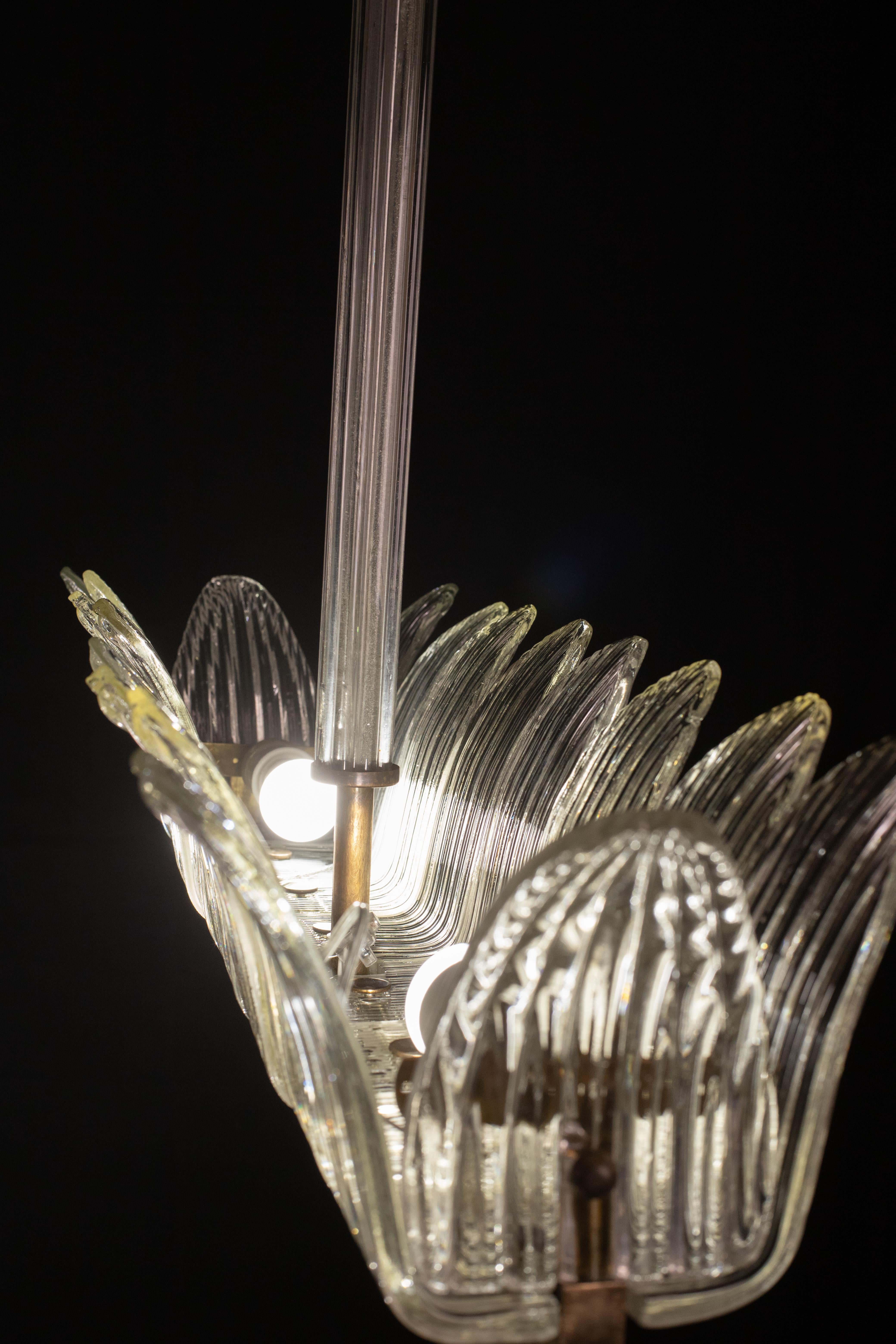 Luxury Large Size Art Decò Chandelier By Barovier e Toso, Murano Glass, 1940 For Sale 2