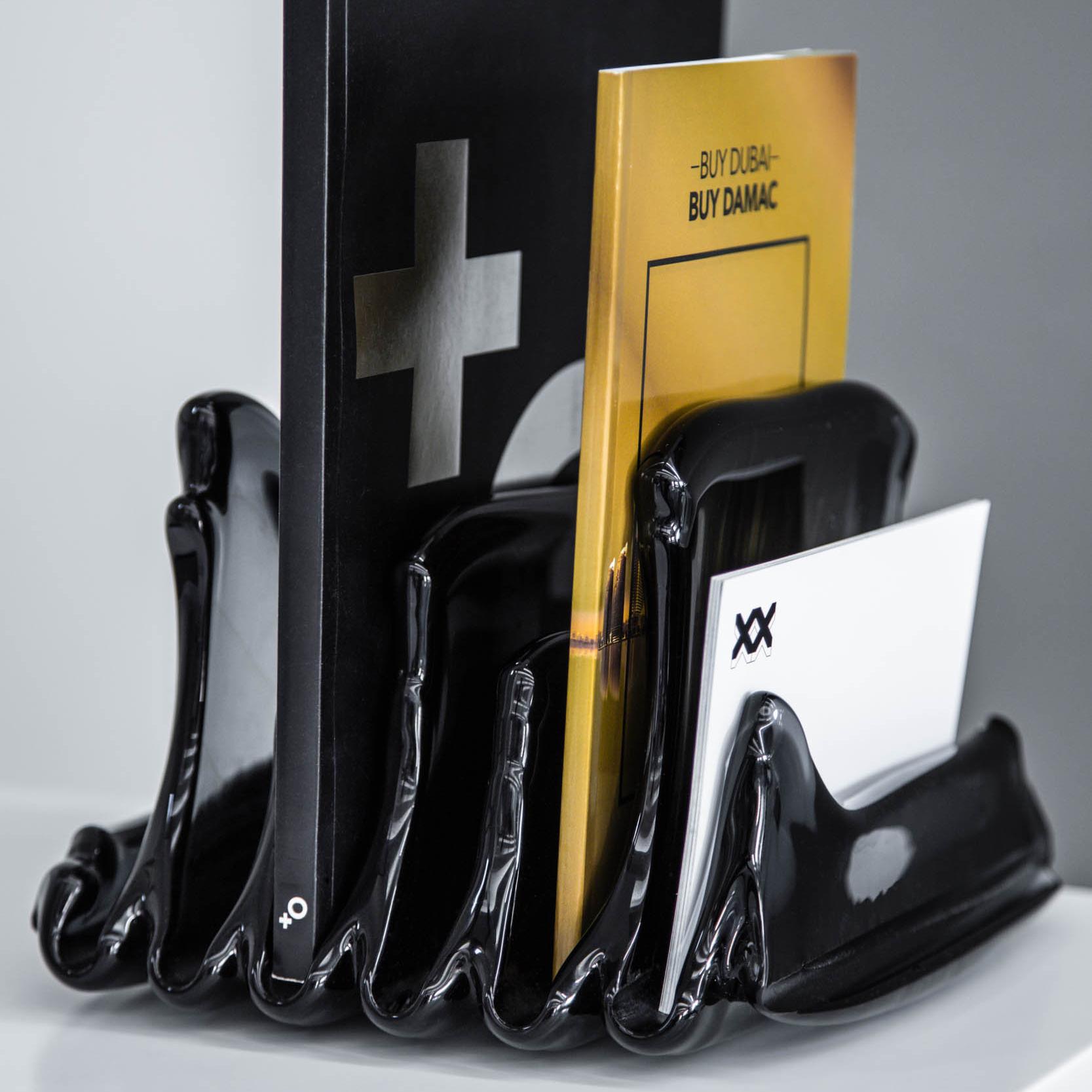 Luxuriöser moderner Buchständer aus Glas im Zustand „Neu“ im Angebot in West Hollywood, CA