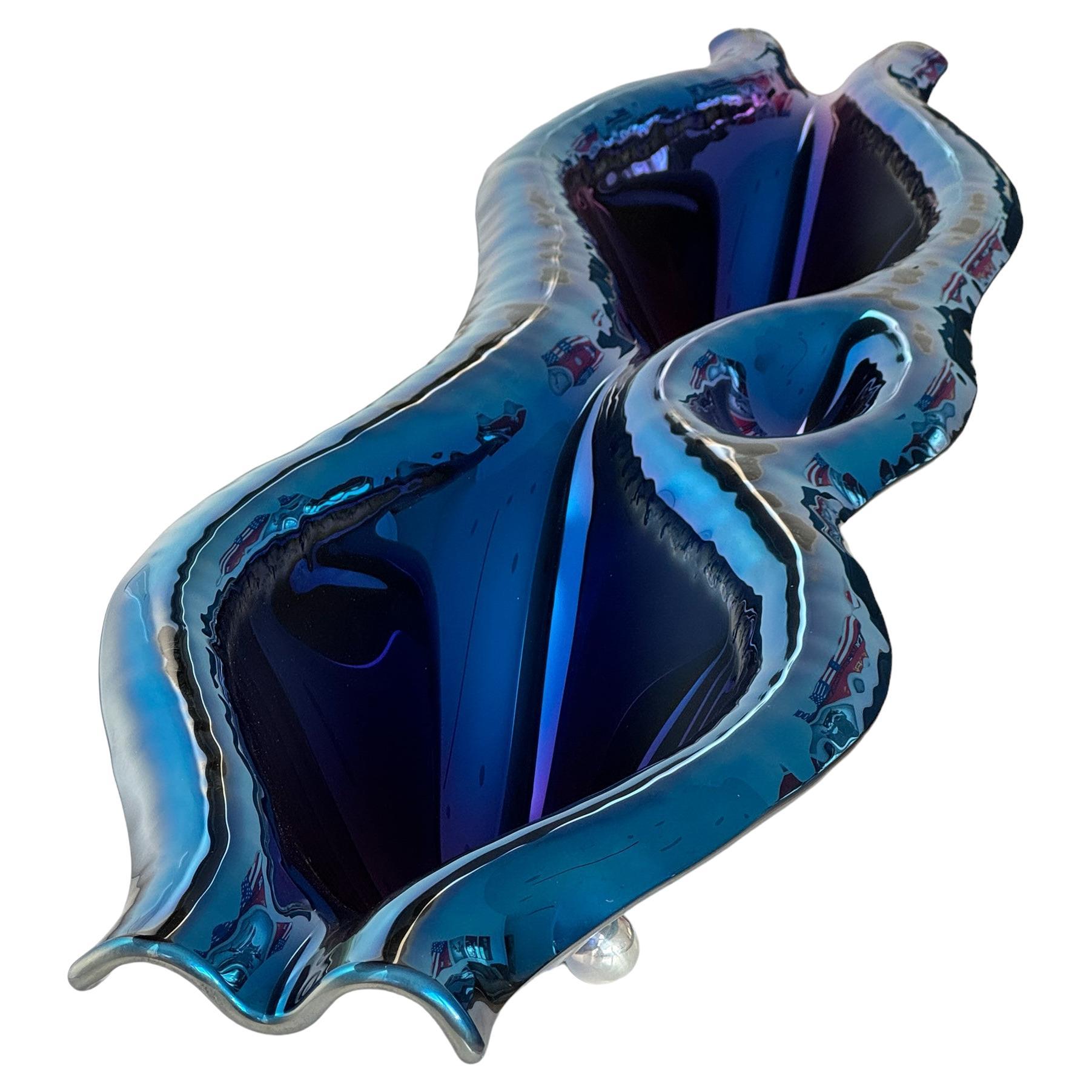 Lussuoso piatto decorativo moderno "Flow" Indaco realizzato in vetro