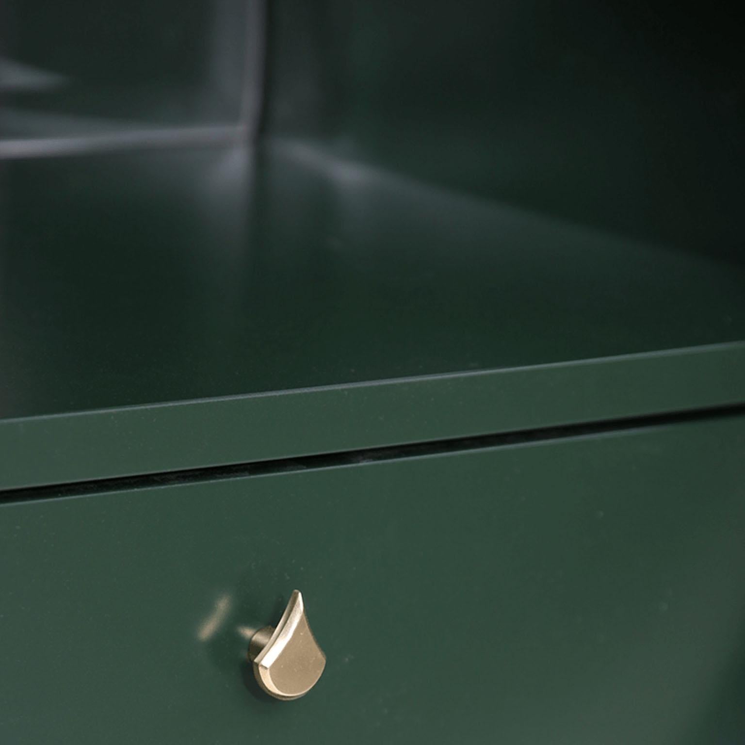 Vetrina moderna in vetro in stile Art Déco in verde, bianco, nero, oro, ottone in vendita 1