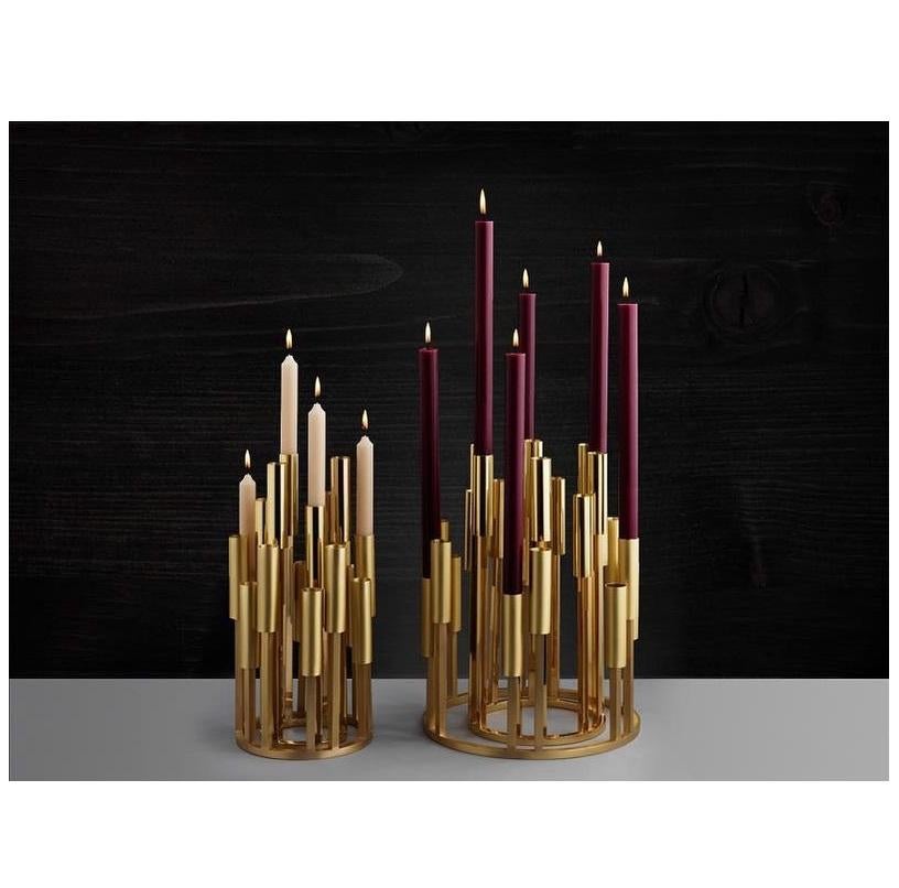 Candelabro moderno di lusso in ottone massiccio Borgia, fatto a mano e di piccole dimensioni, di Carla Baz in vendita 2