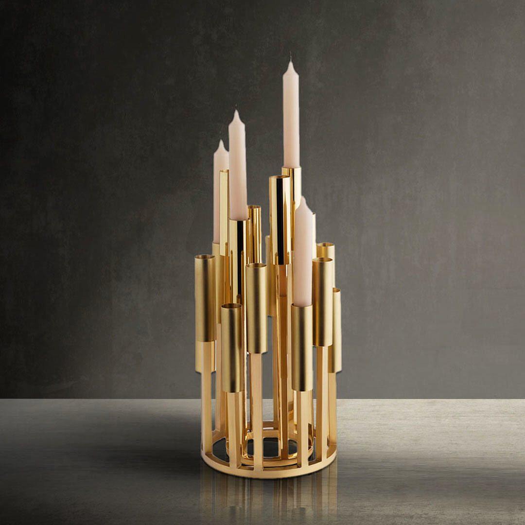 Candelabro moderno di lusso in ottone massiccio Borgia, fatto a mano e di piccole dimensioni, di Carla Baz in vendita 3