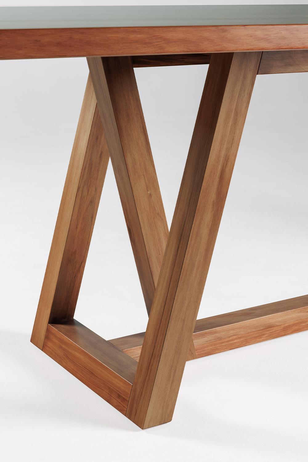 Moderne Table de luxe moderne fabriquée à partir d'un ancien bois de récupération de rivière durable en vente
