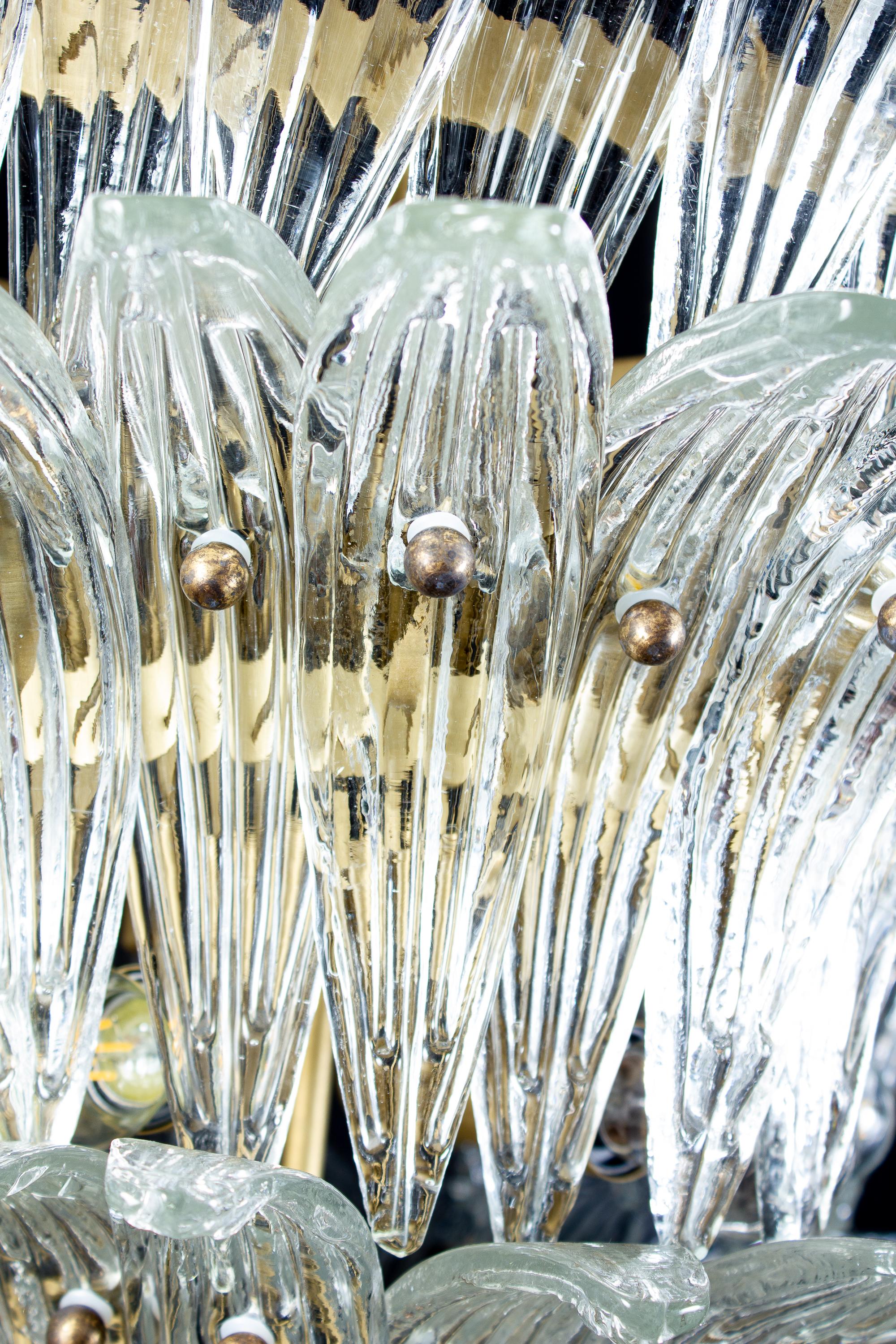 Luxury Murano Glass Palmette Chandelier  Italy 1970s For Sale 1