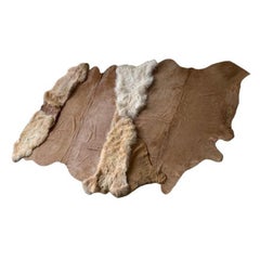 Tappeto di lusso Natural Shape tinto a mano in pelle di pecora europea marrone 1 Big Rug di Carine Bigli