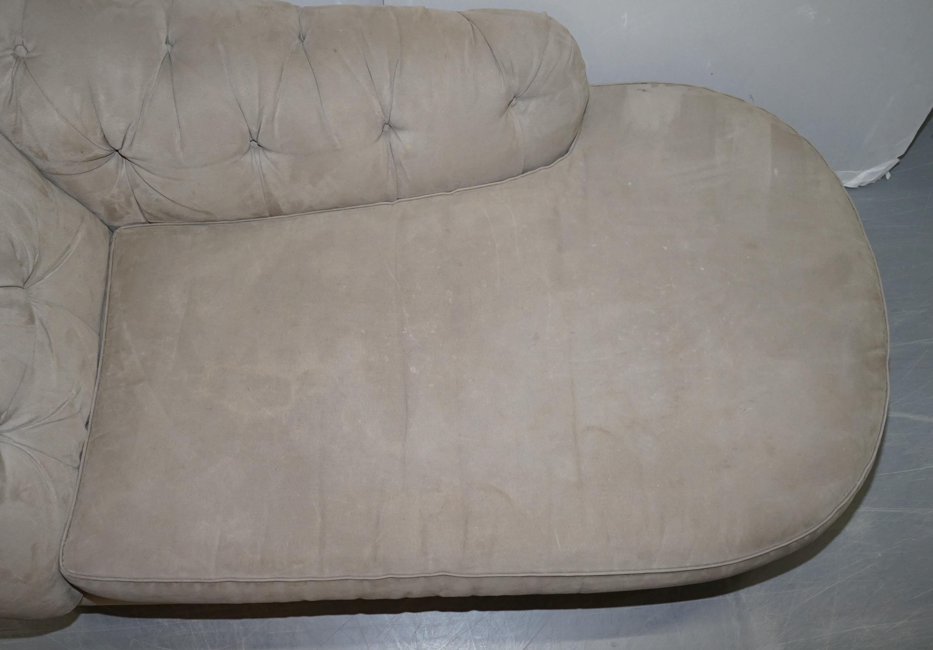 Luxury Natuzzi Italy Chesterfield Chaise Lounge with Velvet Upholstery 2