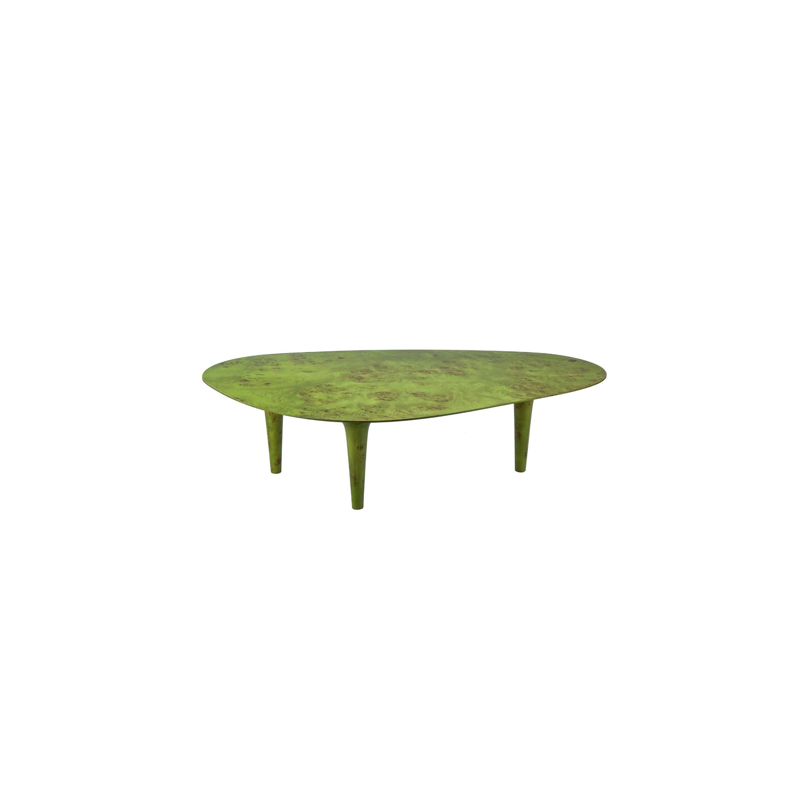 Égyptien Table basse de luxe de forme organique avec placage de loupe posé à la main en vente