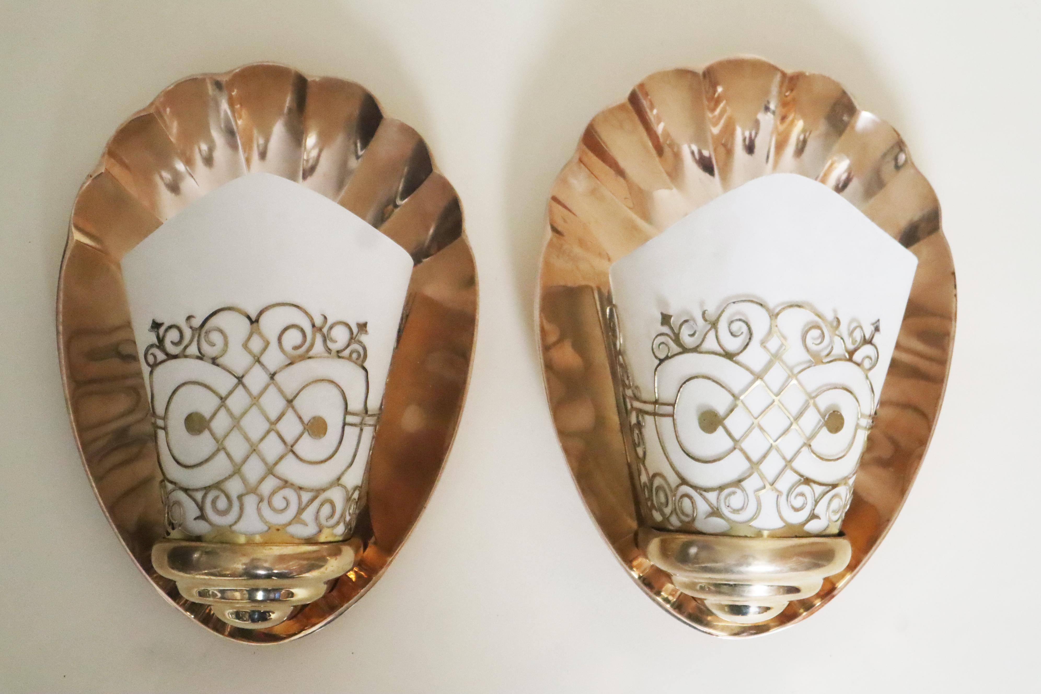 Français Paire de luxe Art Déco en bronze et parchemin en forme de coquillages, France, années 1920 en vente