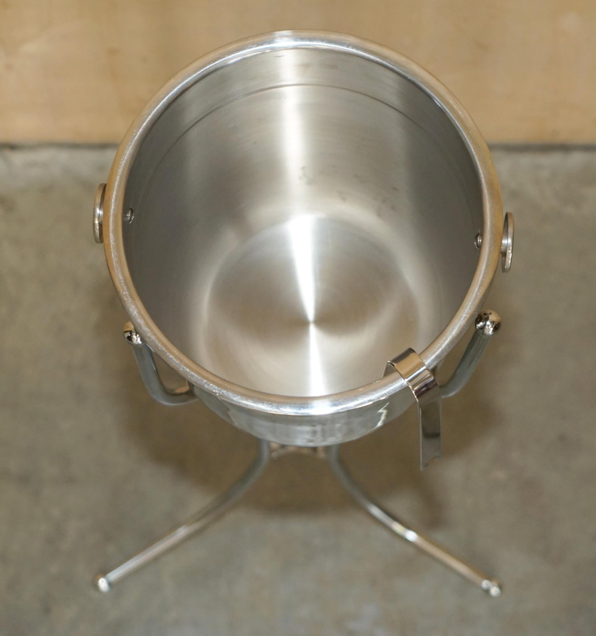 LUXURY PAIR OF CHAMPAGNE BUCKETS ON STANDS IN STAINLESS STEEl For Sale 4
